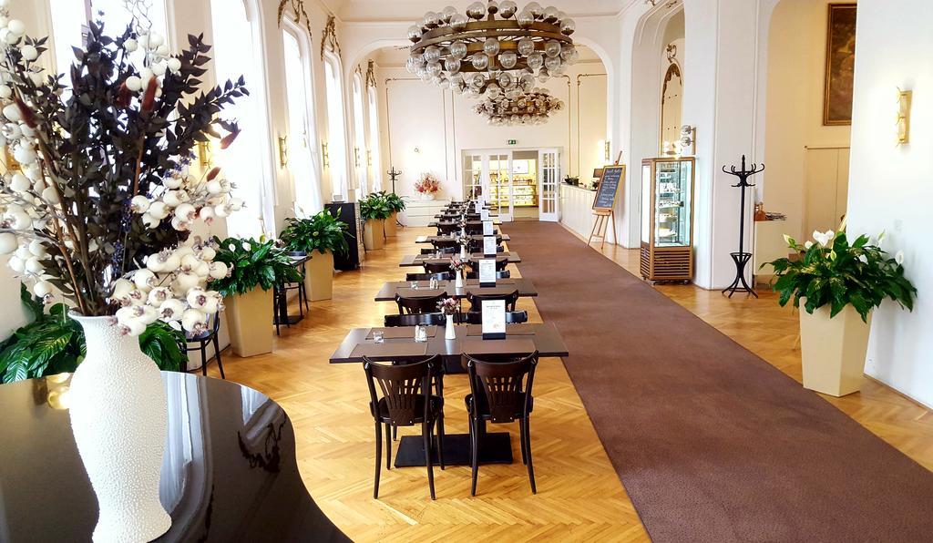 普拉哈酒店 Nový Jičín 外观 照片