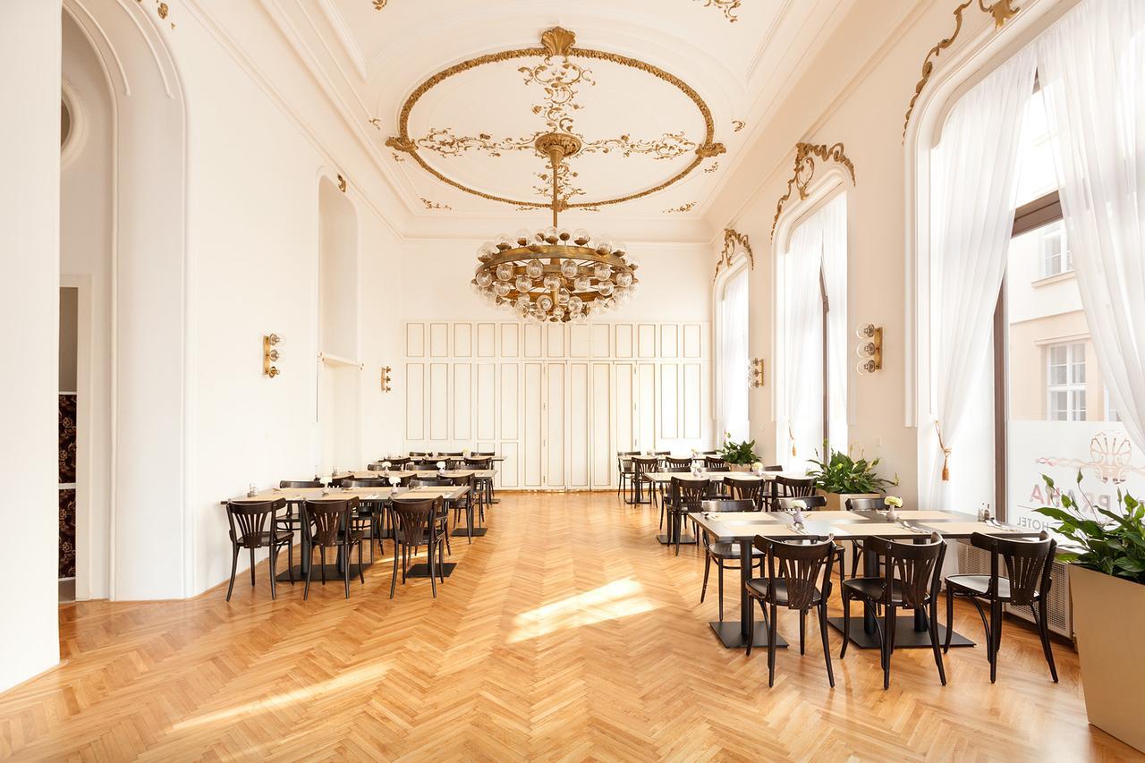 普拉哈酒店 Nový Jičín 外观 照片